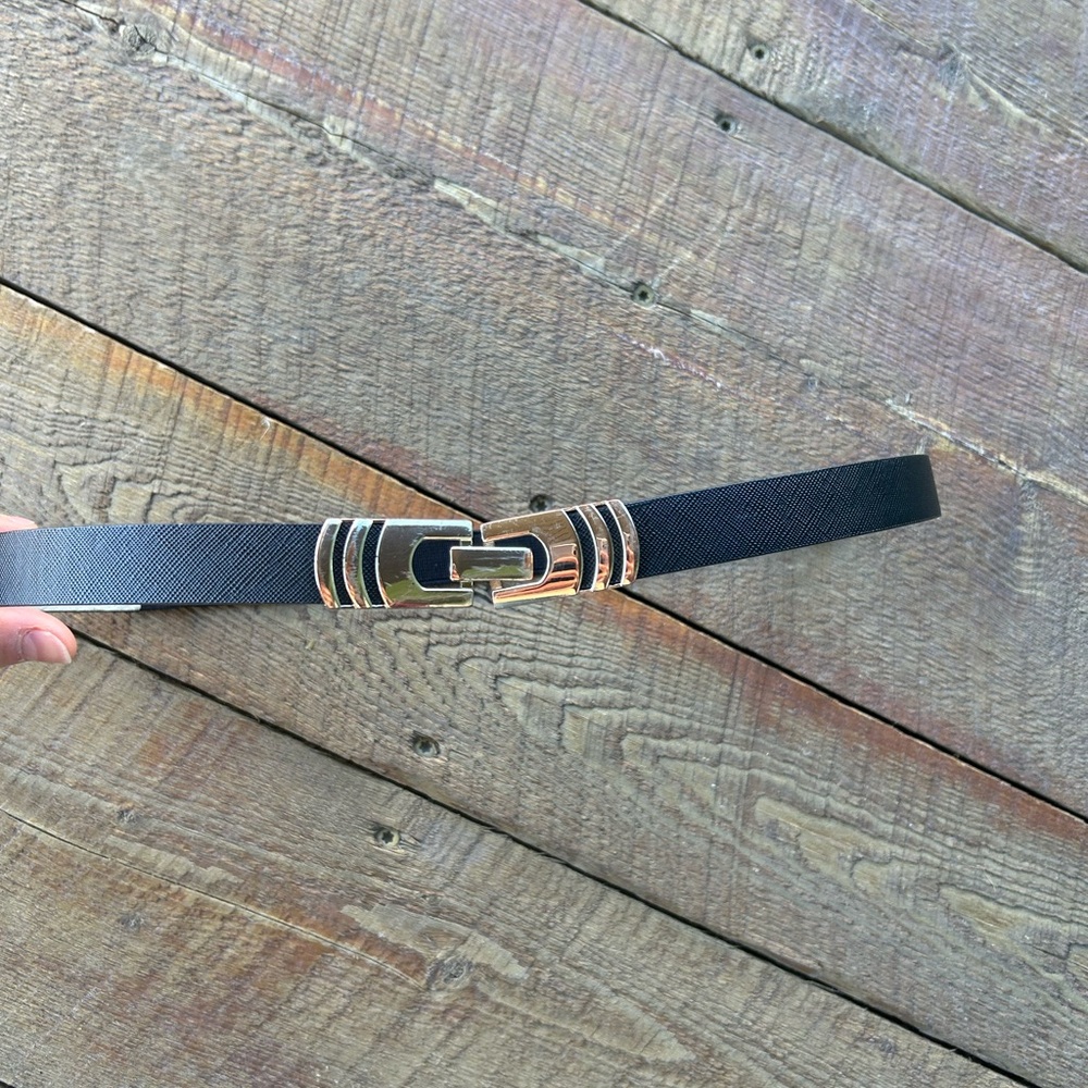White House Black Market Black and Gold Belt size M (30-32 inch waist)